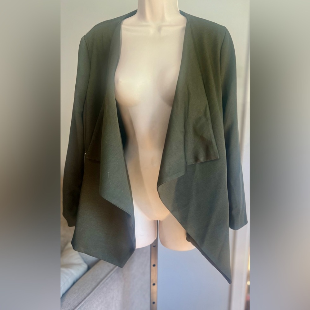 BloomChic Drape‎ Jacket Blazer Size 12 NWT Chic